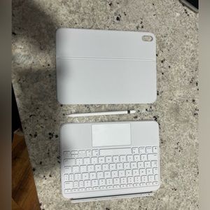 Apple pencil and Magic key board in like new condition.